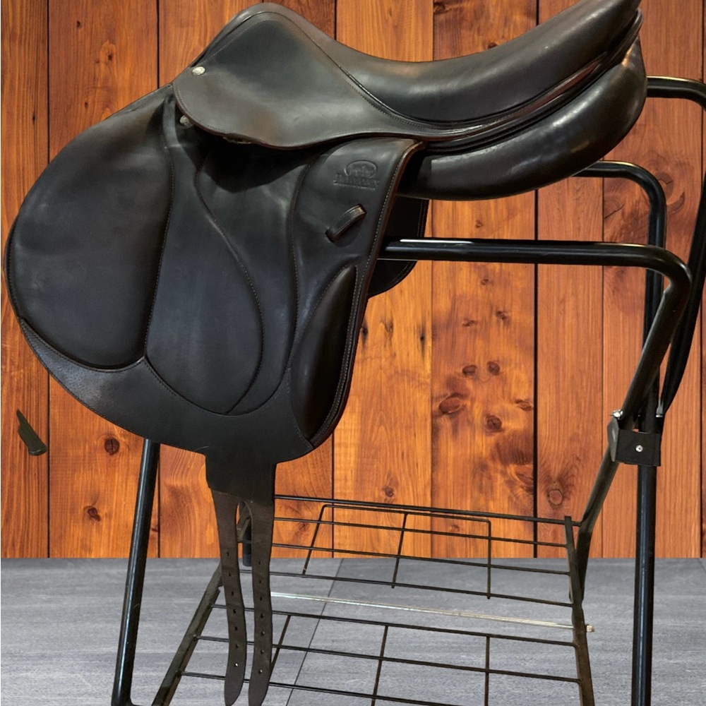 Devoucoux Chiberta Saddle 17.5 inch seat, 2013, cover and two girths, rich brown - Picture 2 of 16